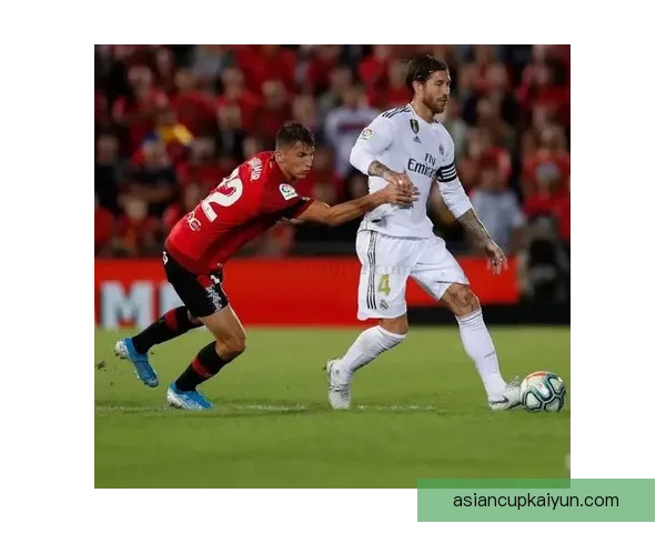 西甲埃斯帕尼奥尔队史千胜 粉丝欢庆球队辉煌成就