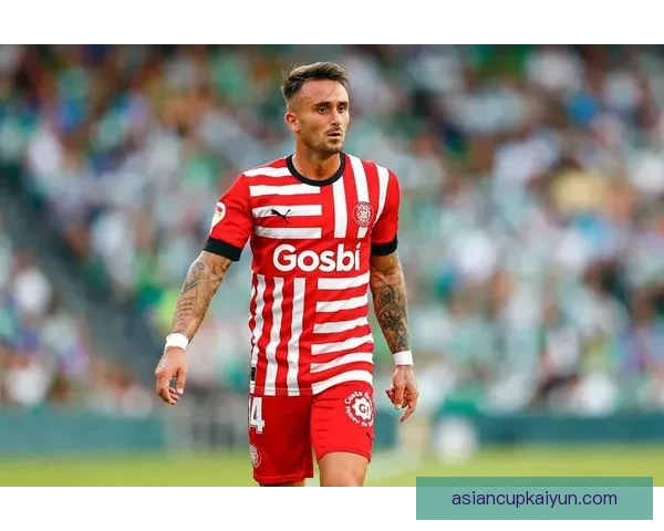 德甲球员转会盘点：今夏转会窗动向与球队阵容调整分析